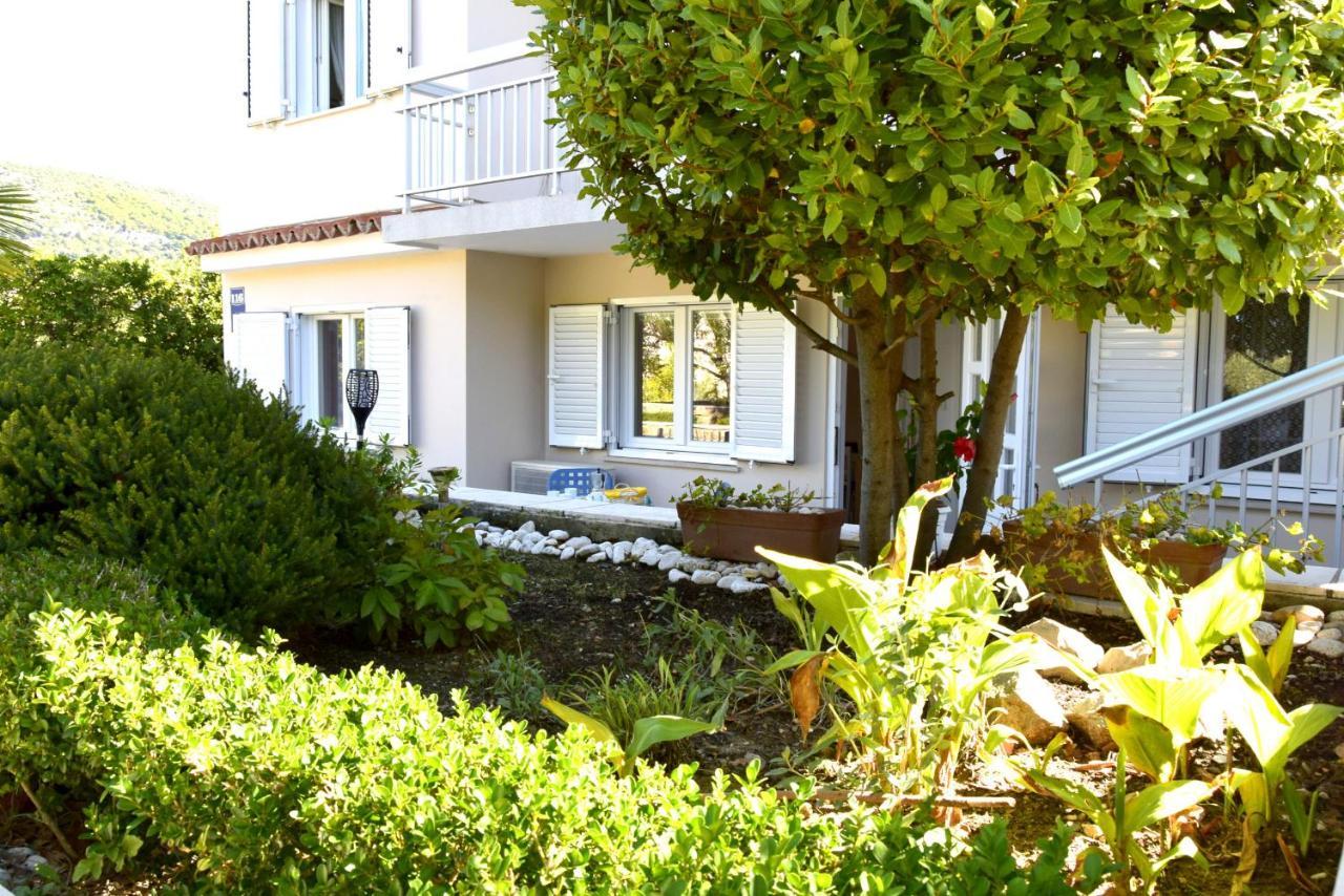 Miramar Gardenn Apartmment Banjol المظهر الخارجي الصورة