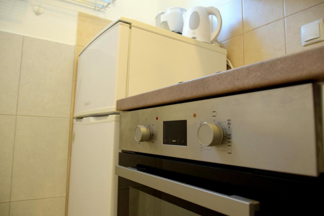 Miramar Gardenn Apartmment Banjol المظهر الخارجي الصورة