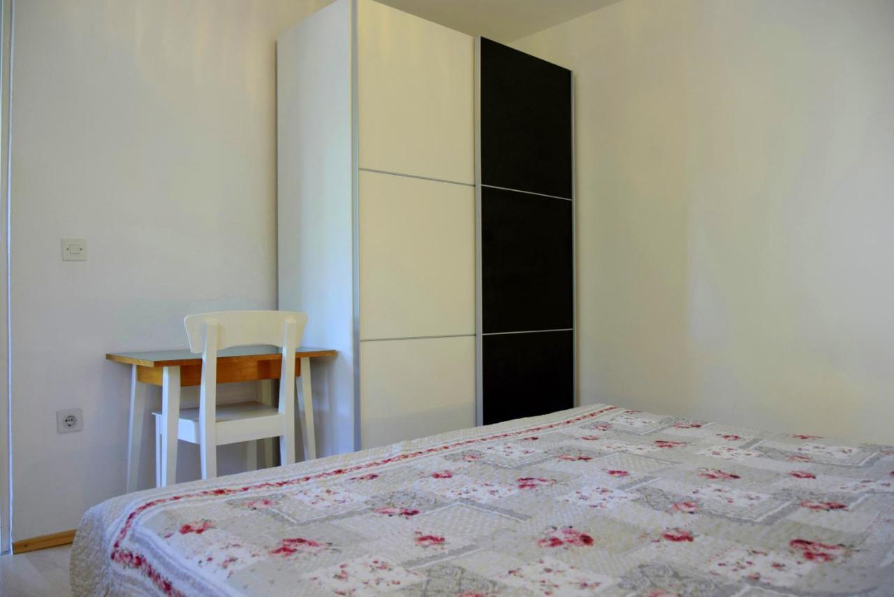 Miramar Gardenn Apartmment Banjol المظهر الخارجي الصورة