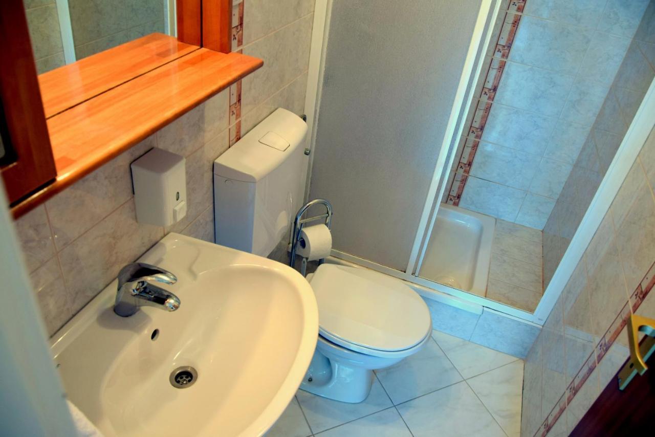 Miramar Gardenn Apartmment Banjol المظهر الخارجي الصورة