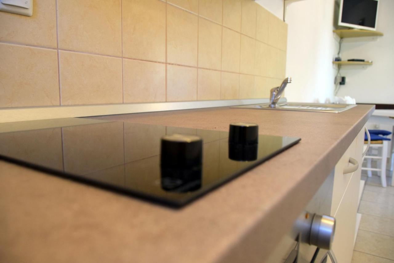 Miramar Gardenn Apartmment Banjol المظهر الخارجي الصورة