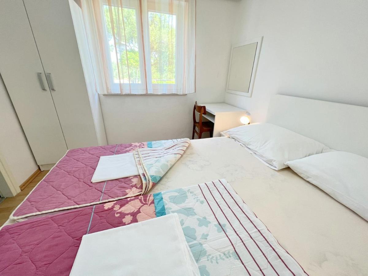 Miramar Gardenn Apartmment Banjol المظهر الخارجي الصورة